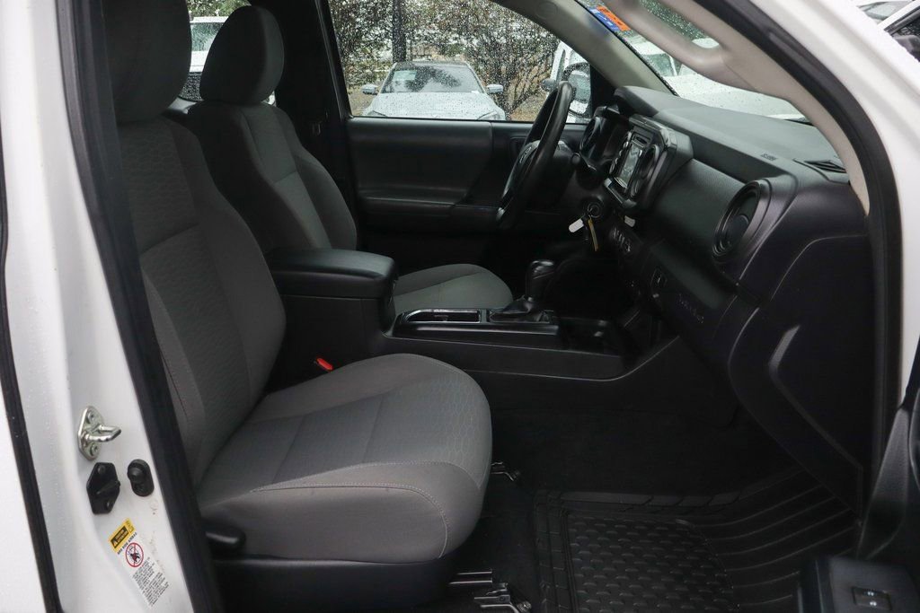 Used 2016 Toyota Tacoma SR image 32