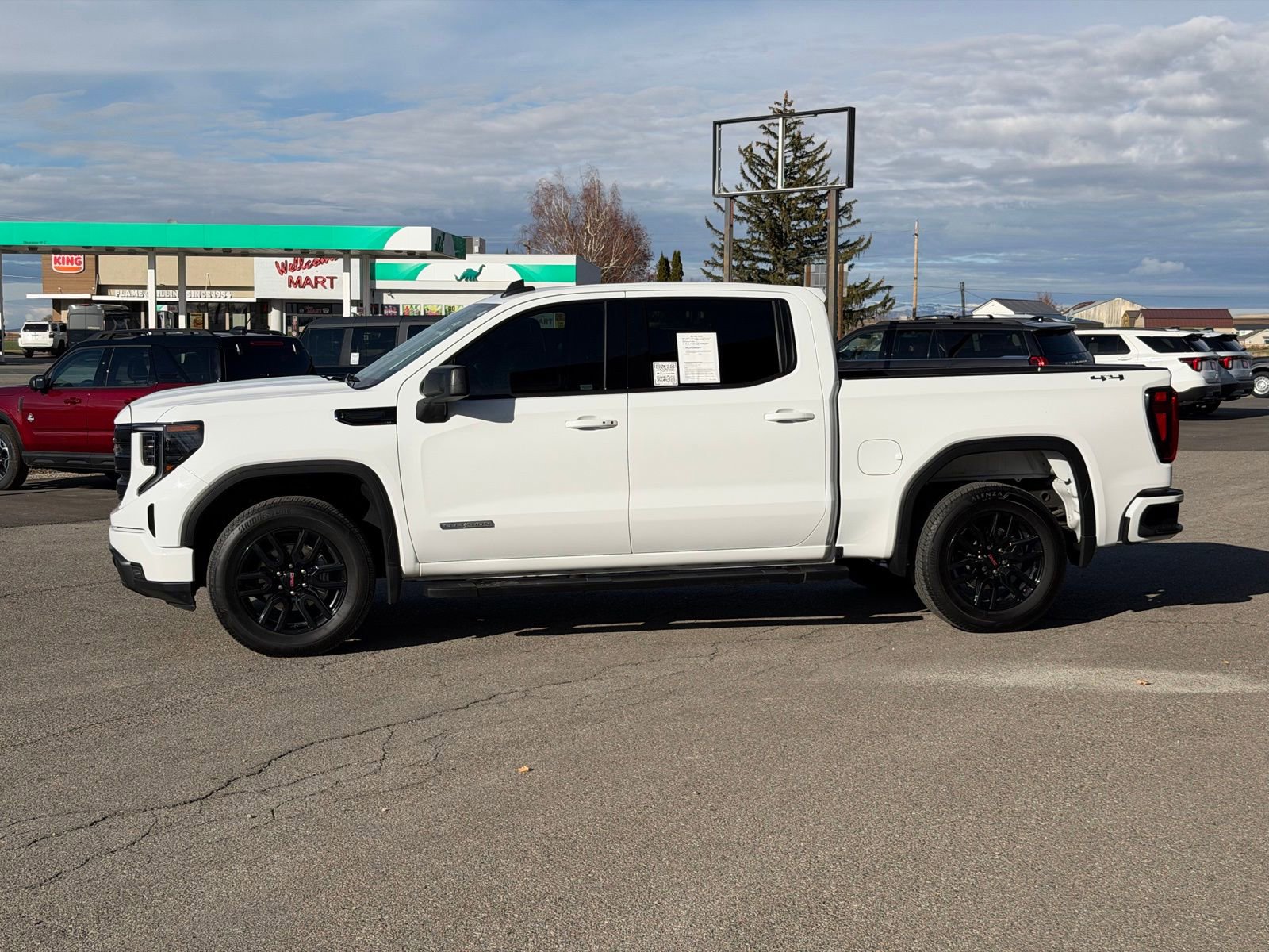 Used 2024 GMC Sierra 1500 Elevation image 11