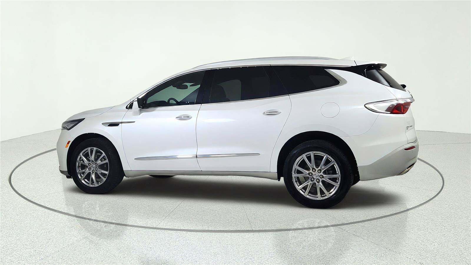 Used 2023 Buick Enclave Essence w/ Experience Buick Package AWD/4WD image 4