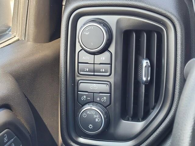 Used 2022 Chevrolet Silverado 1500 Custom Trail Boss image 24