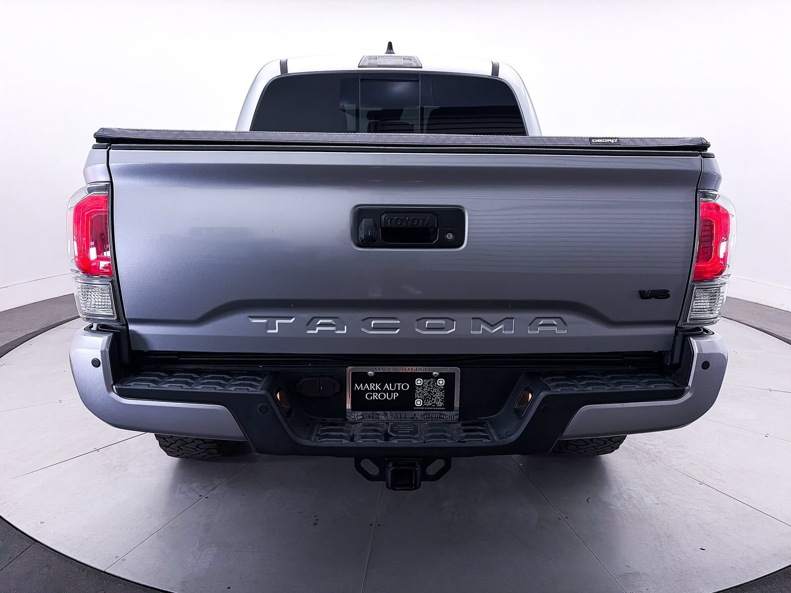 Used 2021 Toyota Tacoma TRD Off-Road w/ Technology Package AWD/4WD image 17