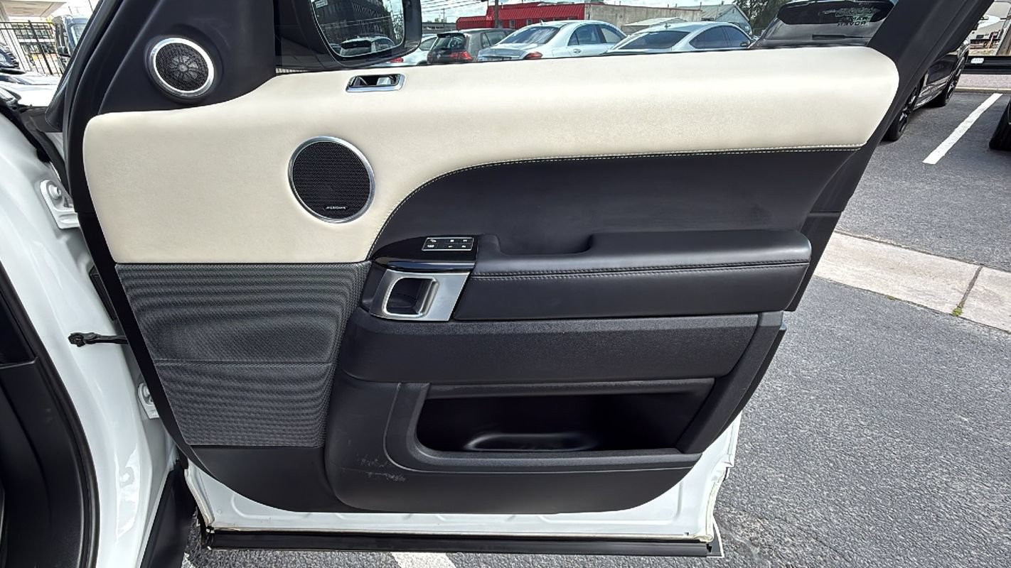 Used 2019 Land Rover Range Rover Sport Supercharged AWD/4WD image 17