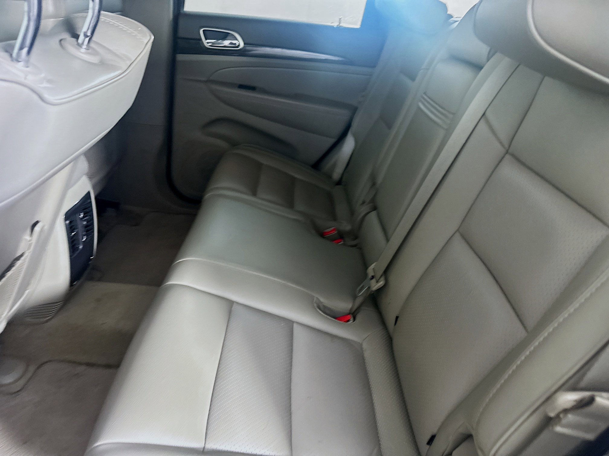 Used 2011 Jeep Grand Cherokee Laredo w/ Trailer Tow Group image 25