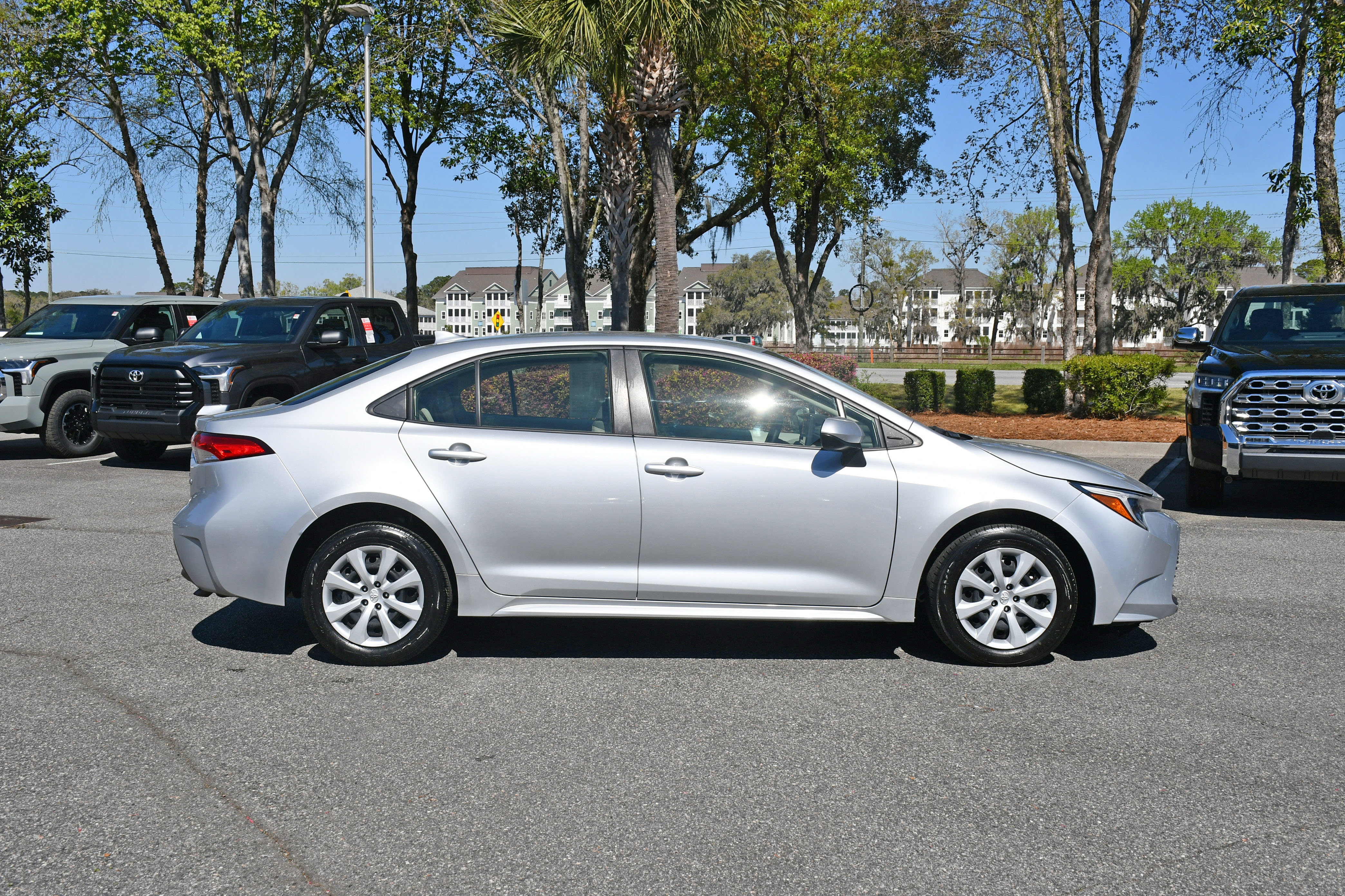 Used 2023 Toyota Corolla LE image 5