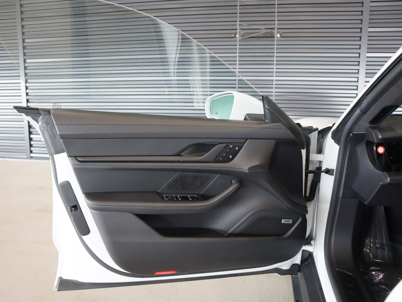 Used 2022 Porsche Taycan GTS image 22