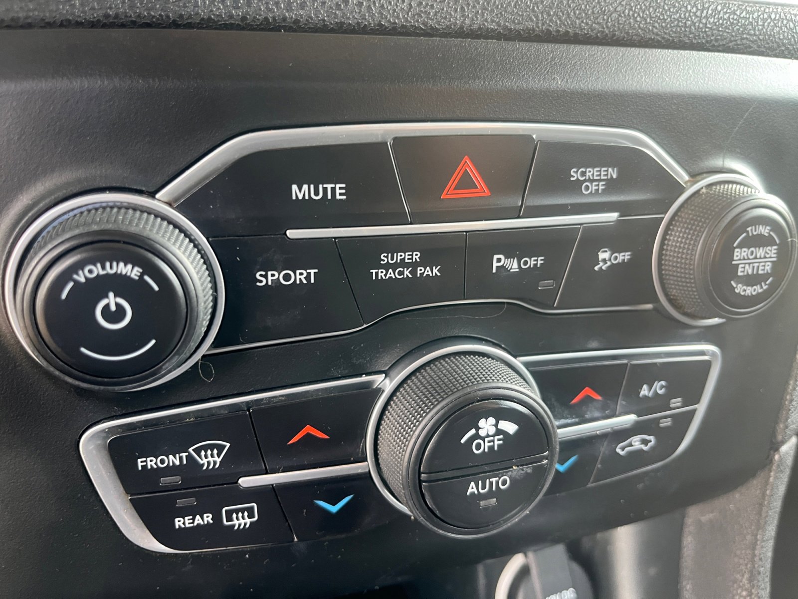 Used 2019 Dodge Charger GT image 19