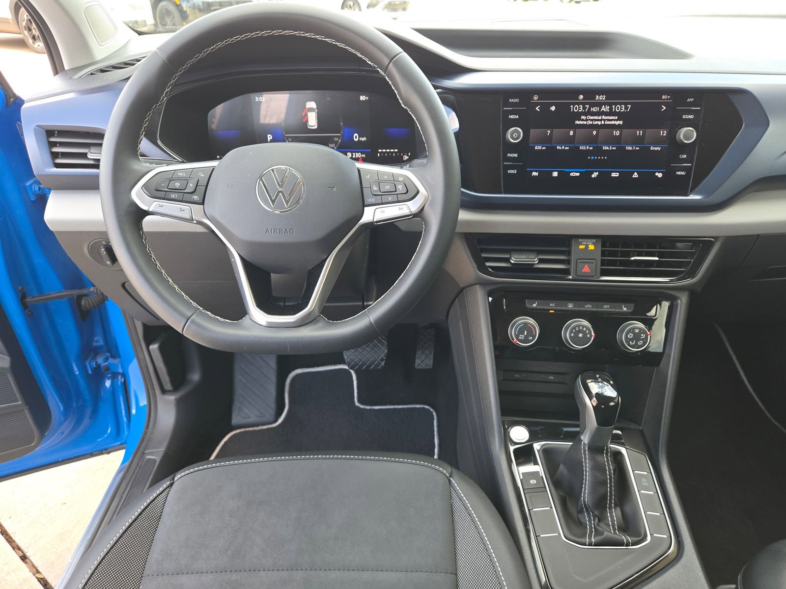 Used 2023 Volkswagen Taos SE image 9