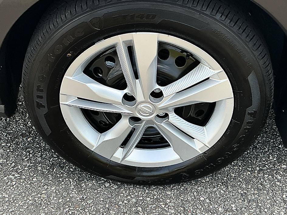 Used 2025 Nissan Kicks Play S FWD image 7