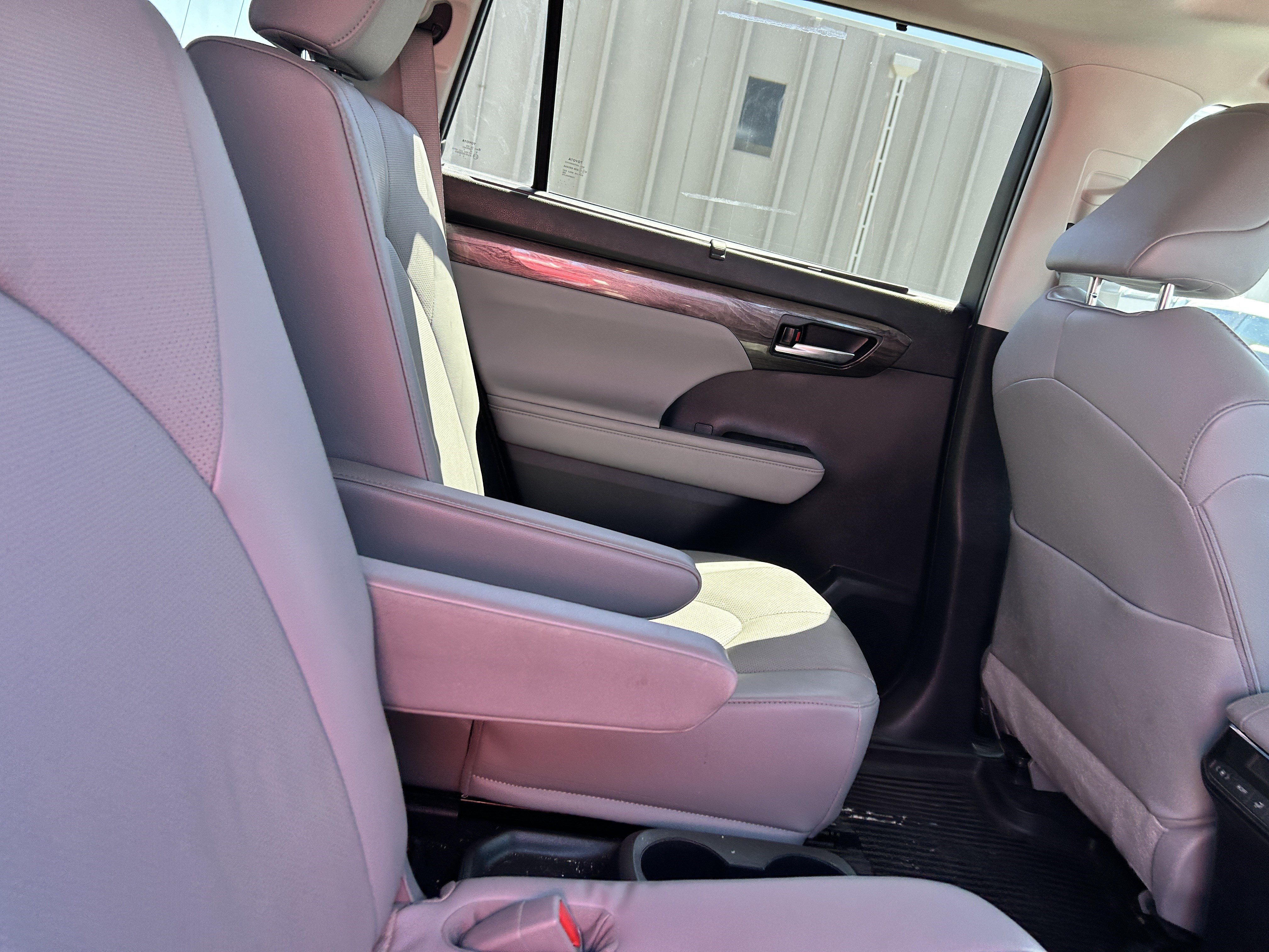Used 2023 Toyota Highlander Limited AWD/4WD image 11