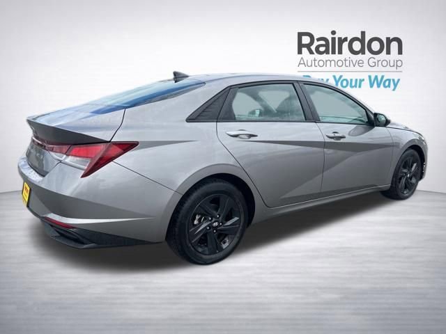 Used 2022 Hyundai Elantra SEL w/ Convenience Package FWD image 7