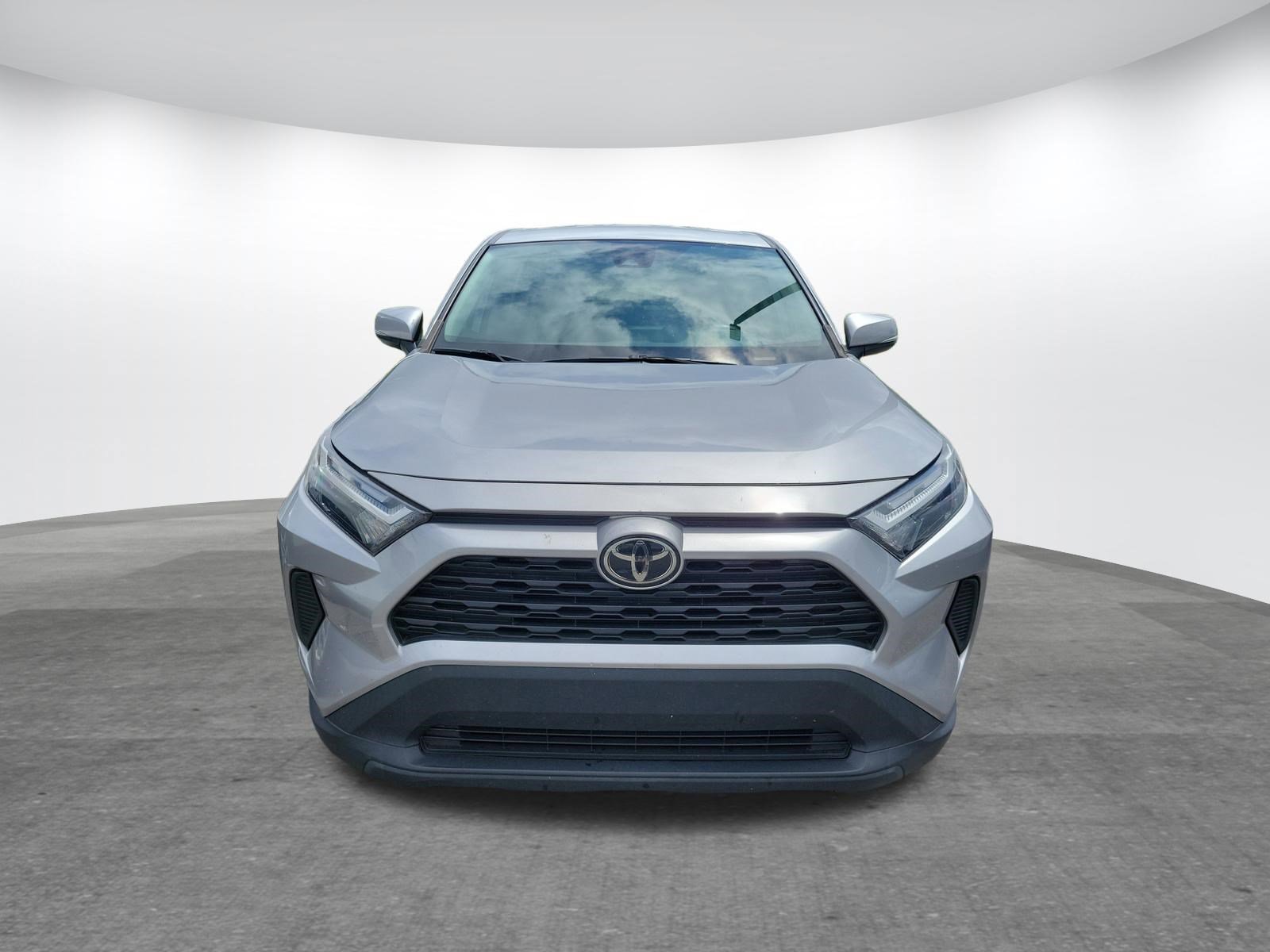 Used 2023 Toyota RAV4 LE FWD image 2