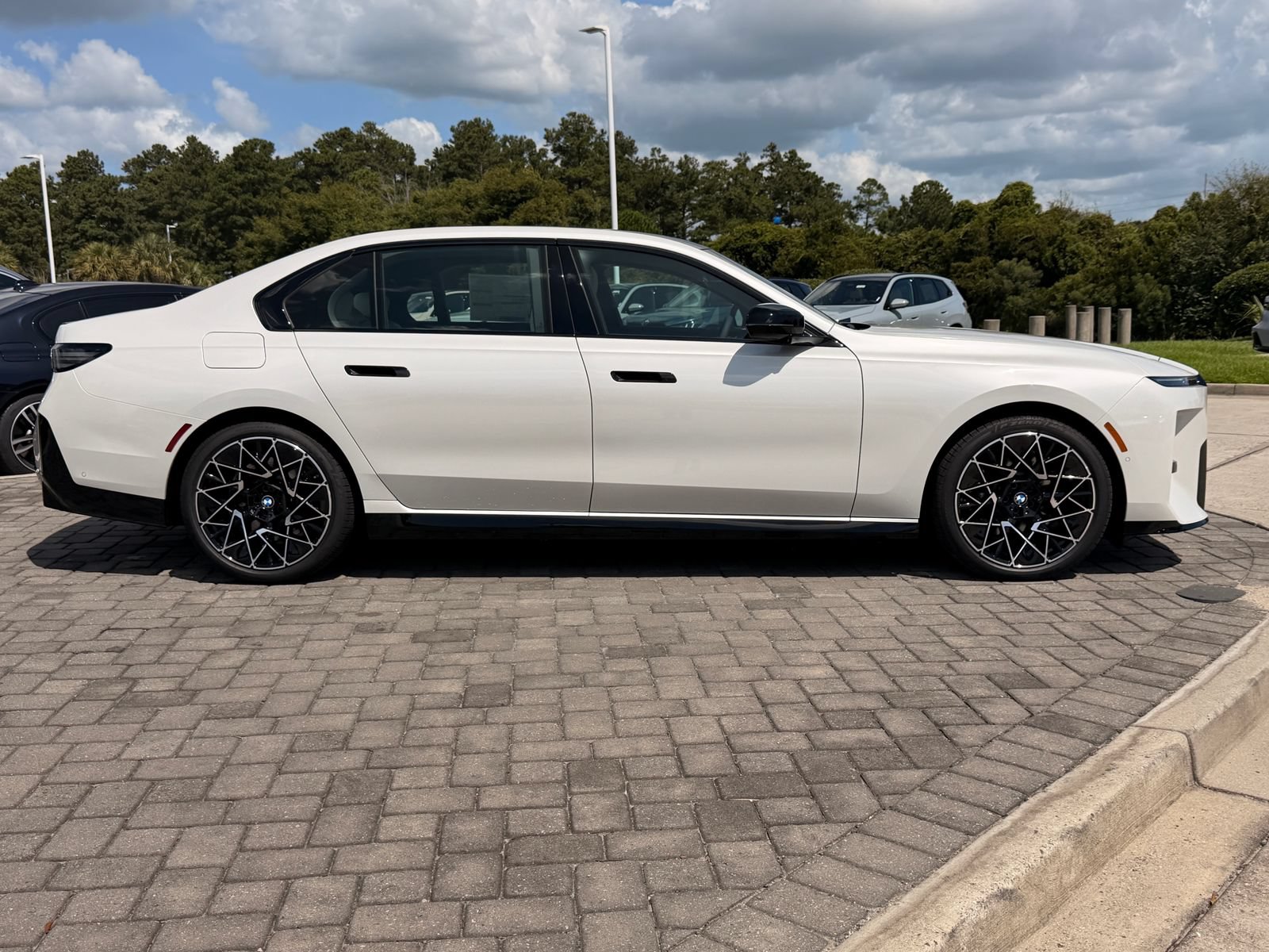 New 2027 BMW 740i w/ Executive Package RWD image 7