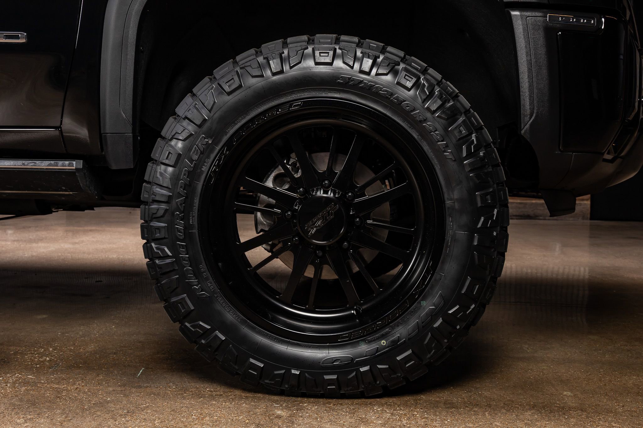 Used 2024 GMC Sierra 3500 Denali Ultimate image 12