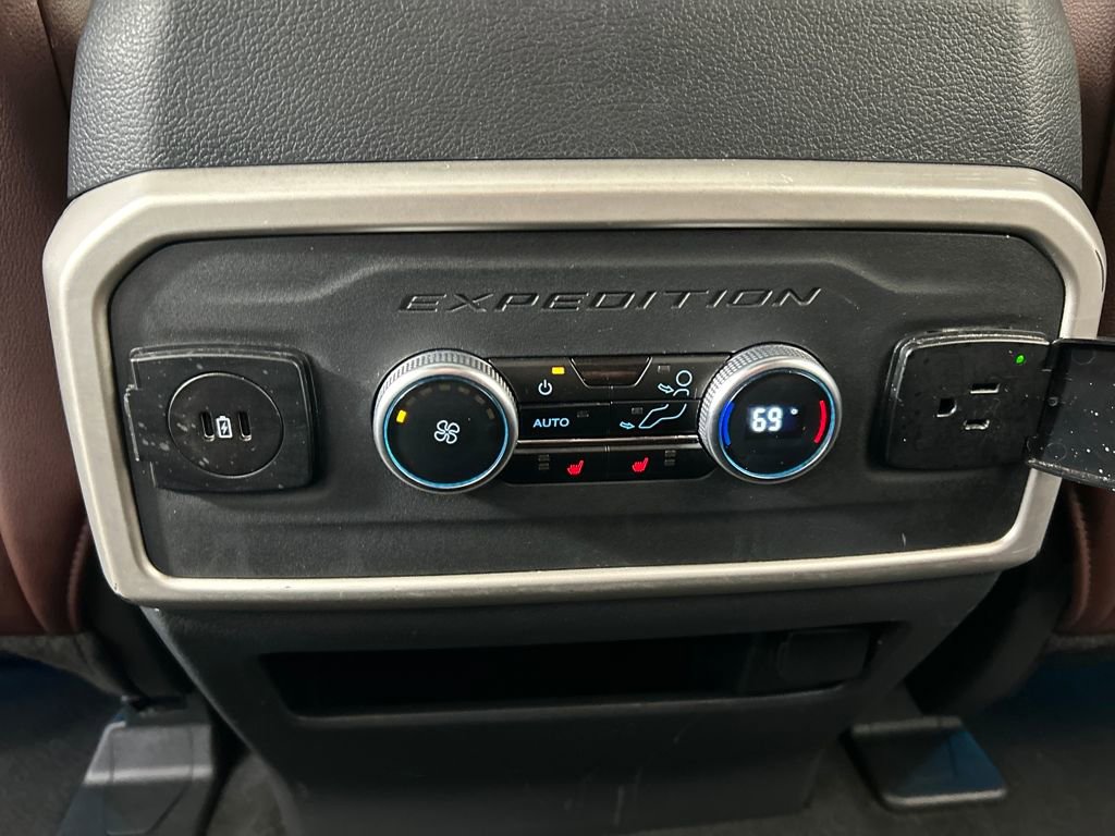 Used 2024 Ford Expedition Max Limited image 19
