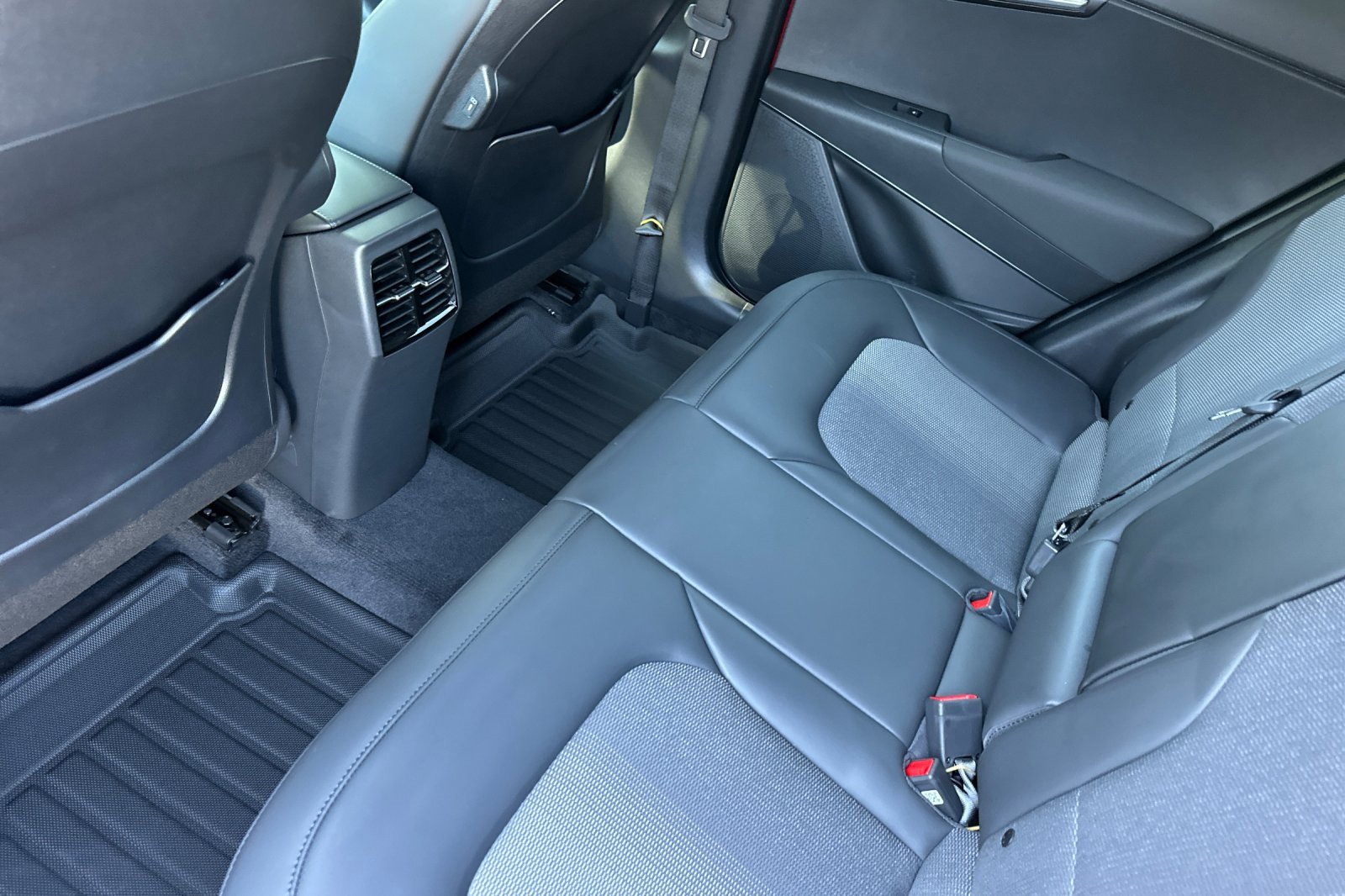 New 2025 Kia Niro EX Touring image 8