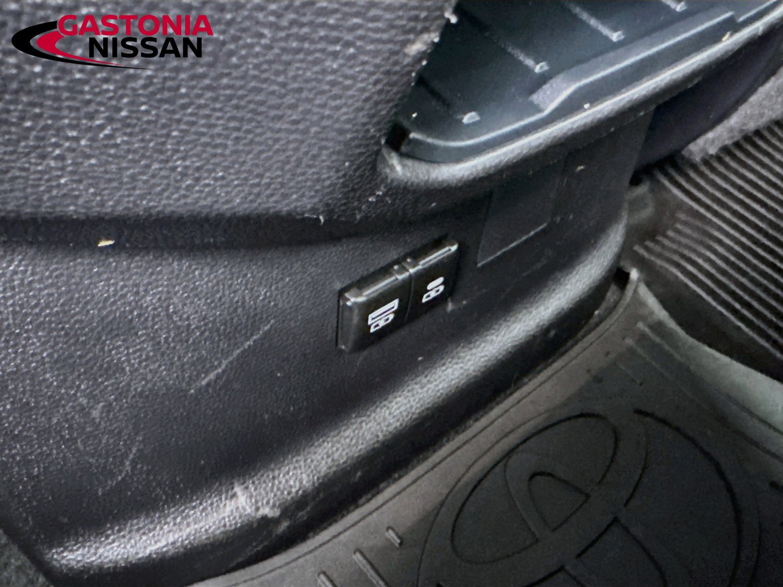 Used 2024 Toyota Tundra SR5 AWD/4WD image 32