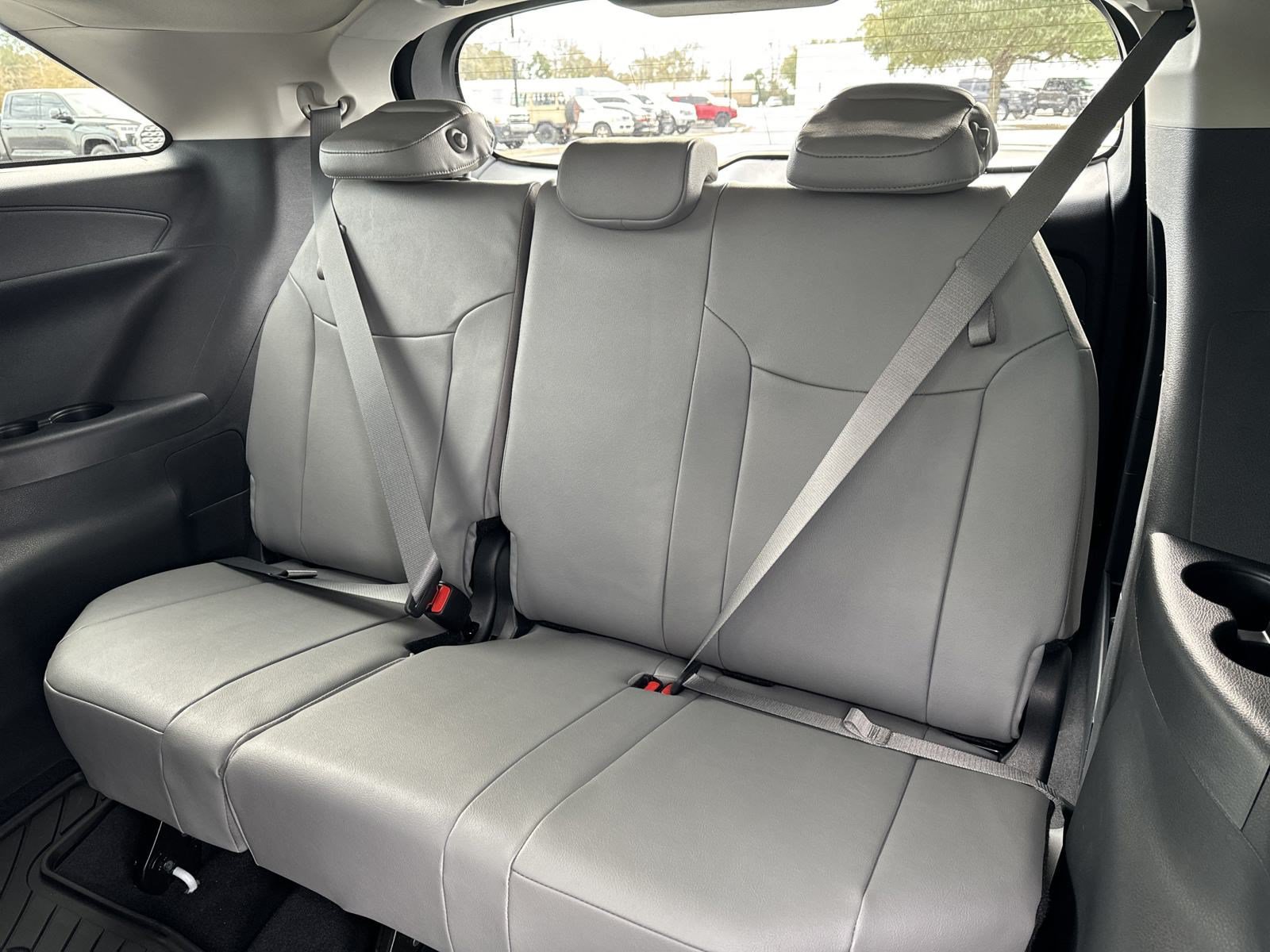 New 2025 Toyota Sienna XLE FWD image 28