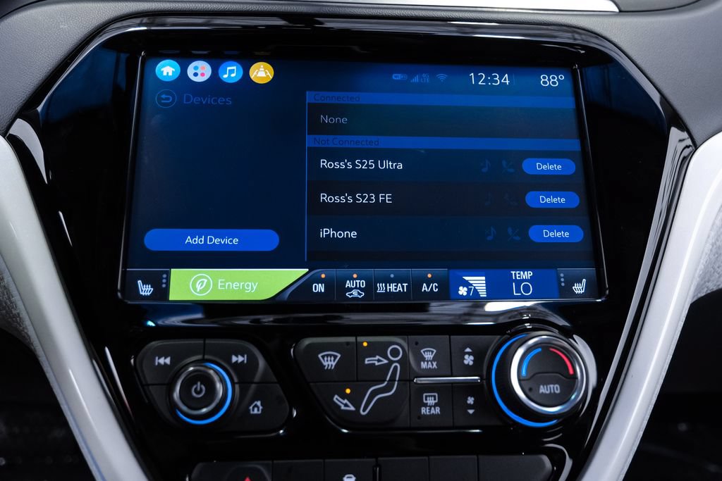 Used 2020 Chevrolet Bolt Premier w/ Infotainment Package FWD image 28