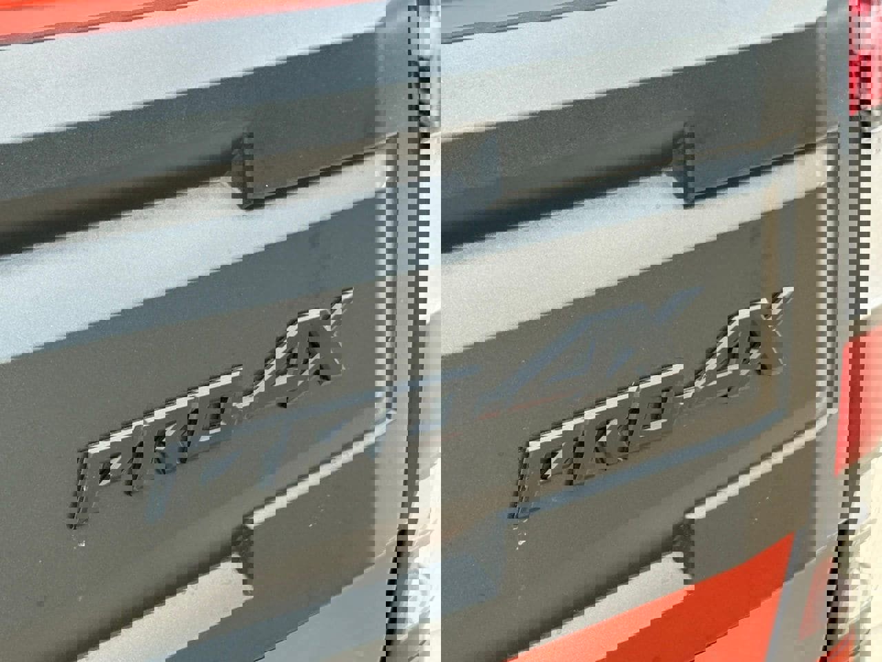 Certified 2025 Nissan Frontier PRO-4X image 10