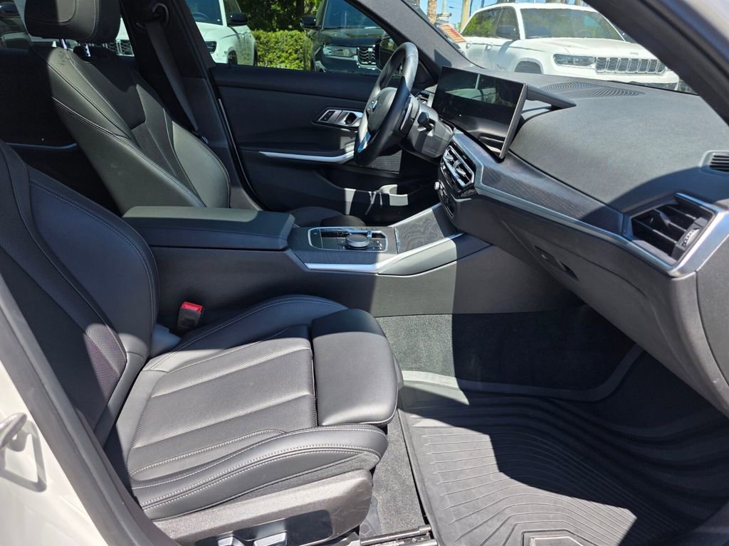 Used 2023 BMW 330i Sedan w/ Driving Assistance Package image 10