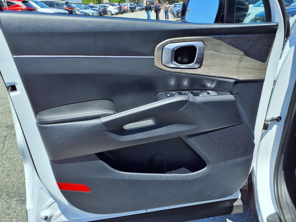 Certified 2023 Kia Sorento EX w/ Panoramic Sunroof Package FWD image 17