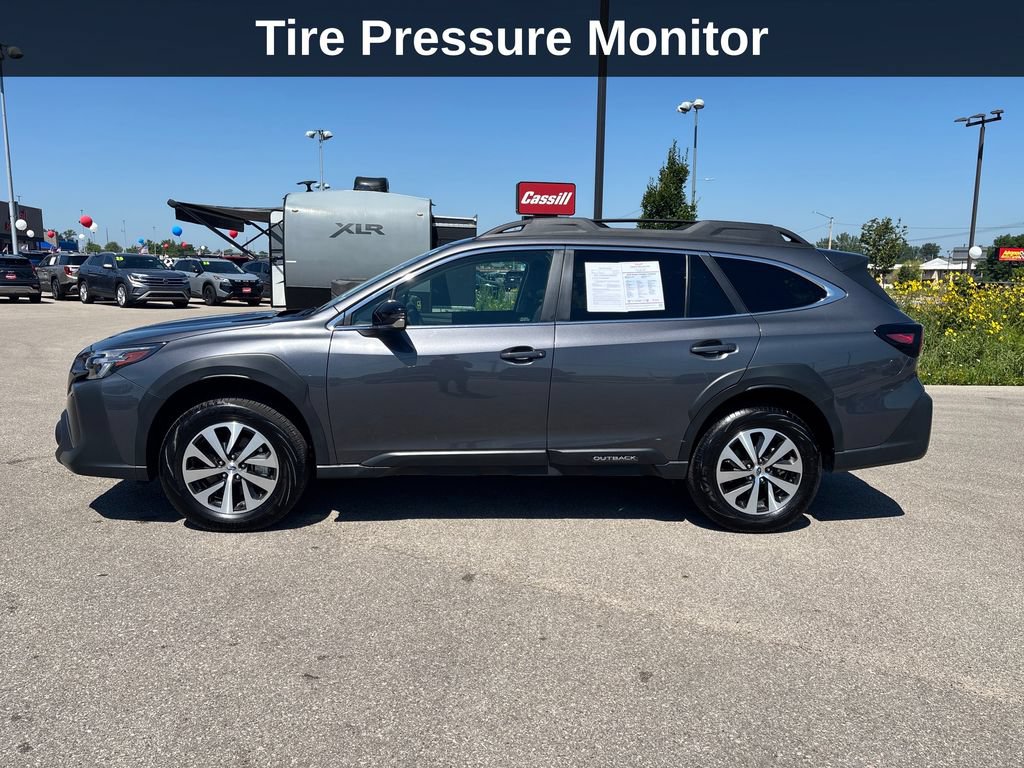 Used 2025 Subaru Outback Premium AWD/4WD image 2