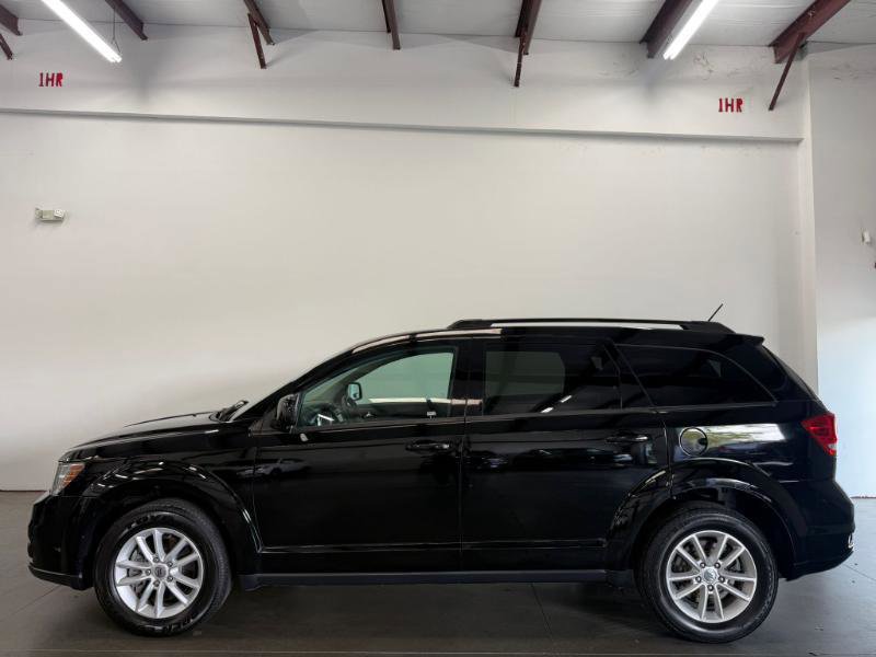 Used 2018 Dodge Journey SXT image 3