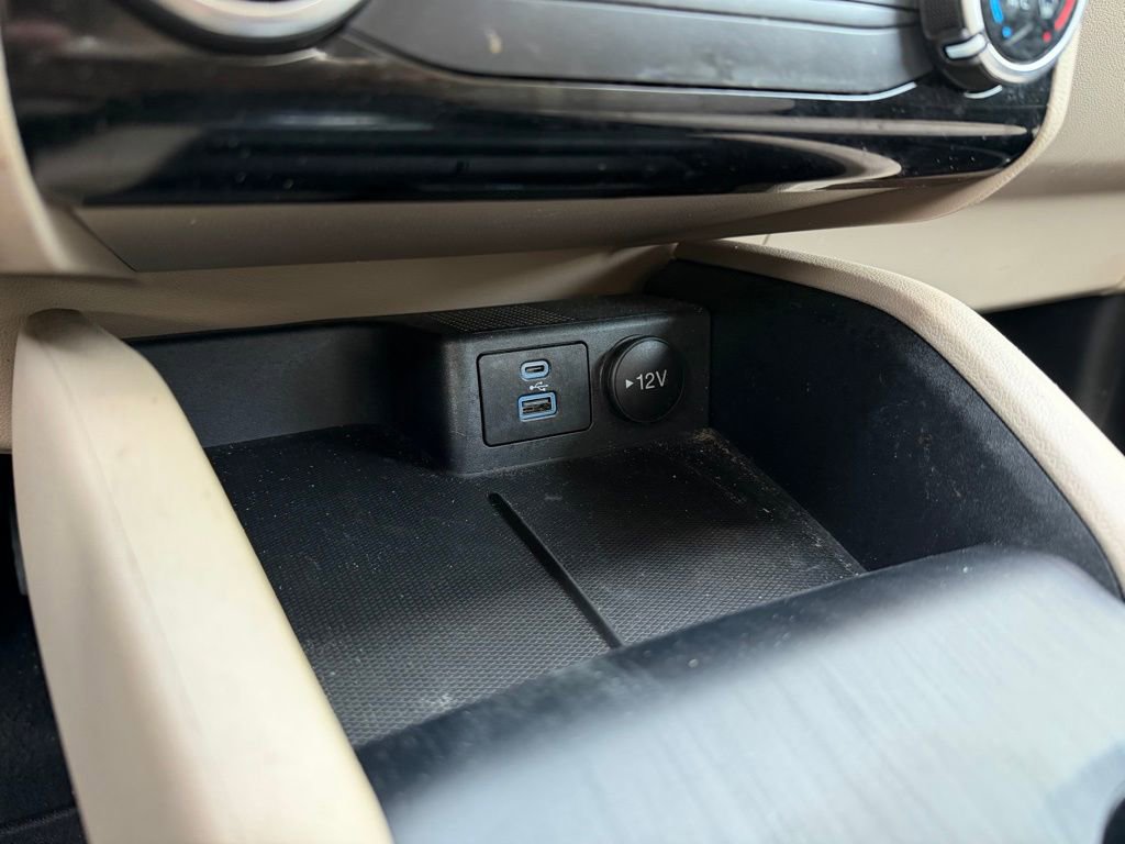 Used 2022 Ford Escape SE FWD image 21