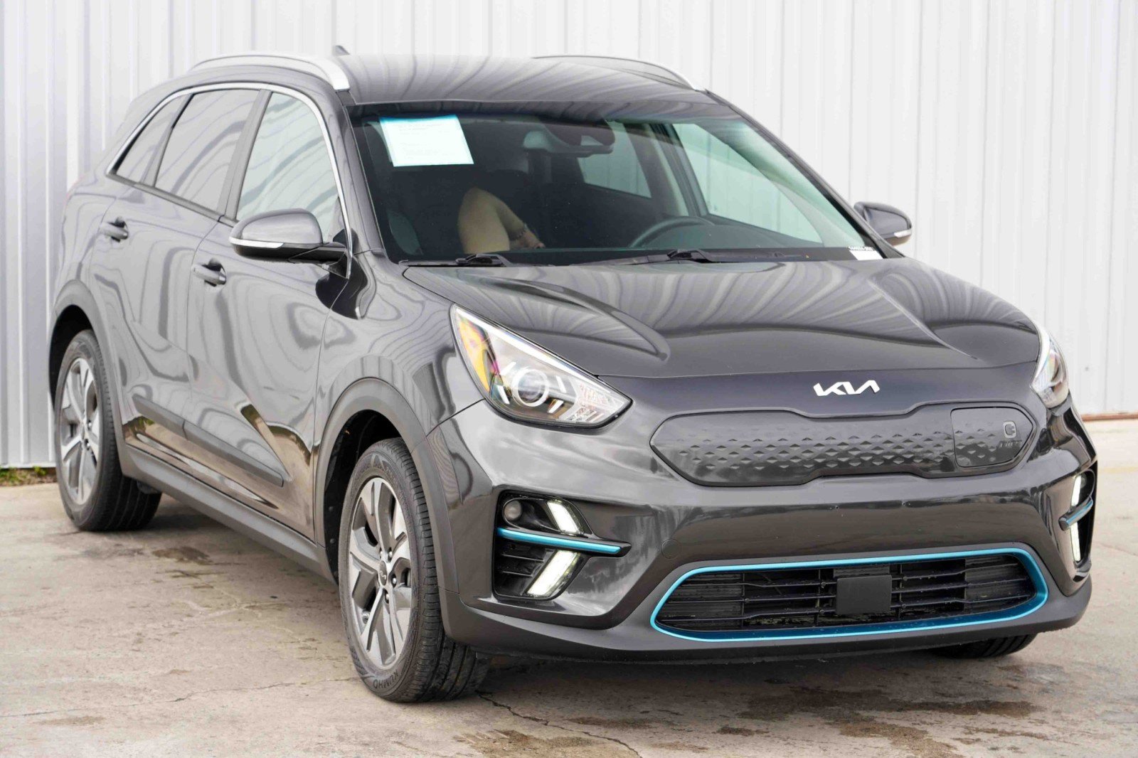 Used 2022 Kia Niro EX image 47