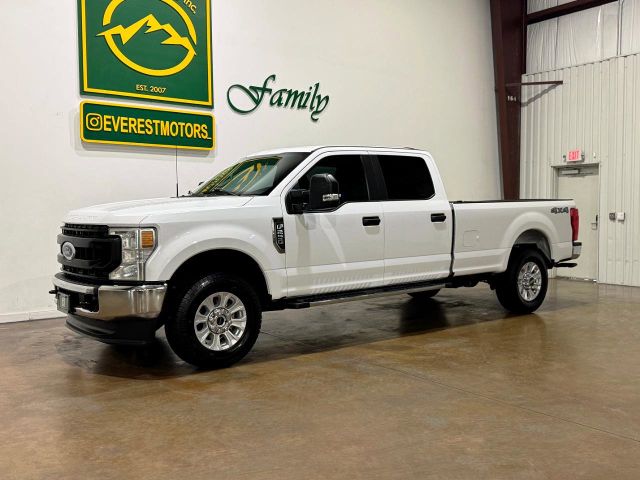 Used 2022 Ford F250 XL w/ Power Equipment Group AWD/4WD image 3
