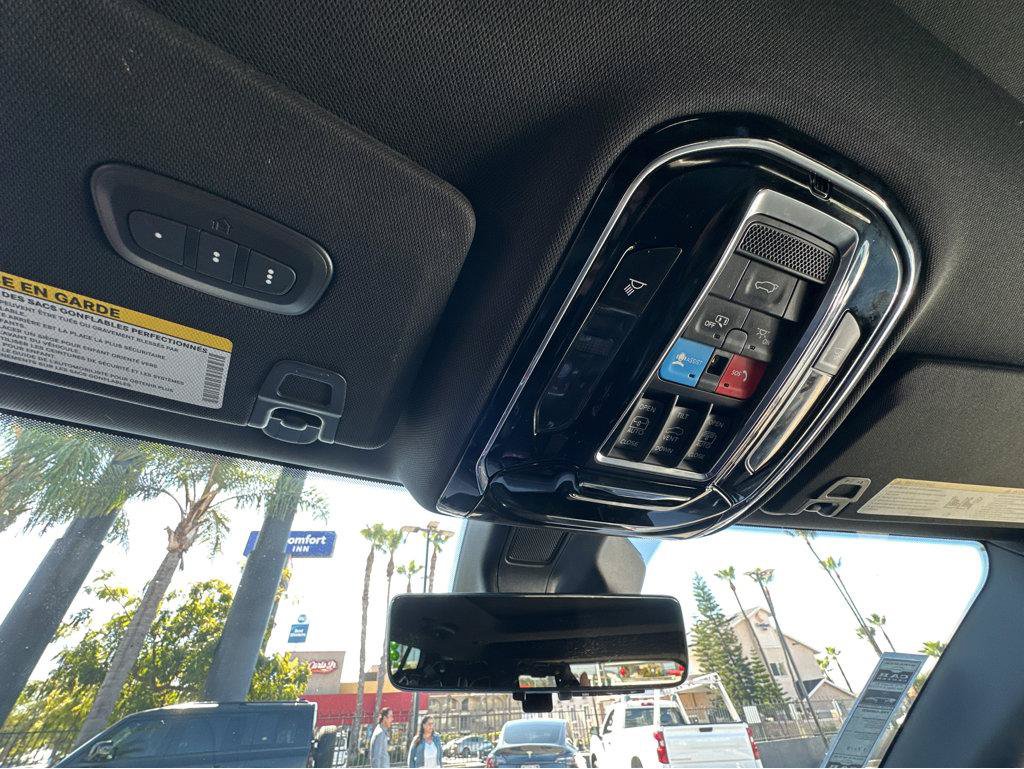Used 2022 Jeep Grand Cherokee Summit w/ Advanced Protech Group IV AWD/4WD image 25