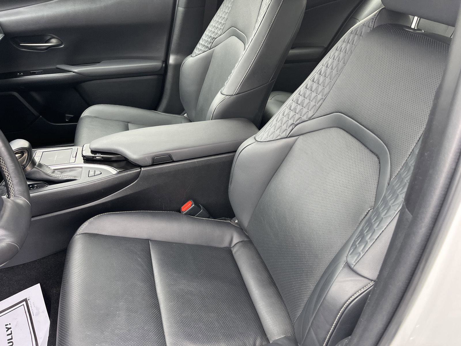 Used 2020 Lexus UX 250h w/ Premium Package image 9