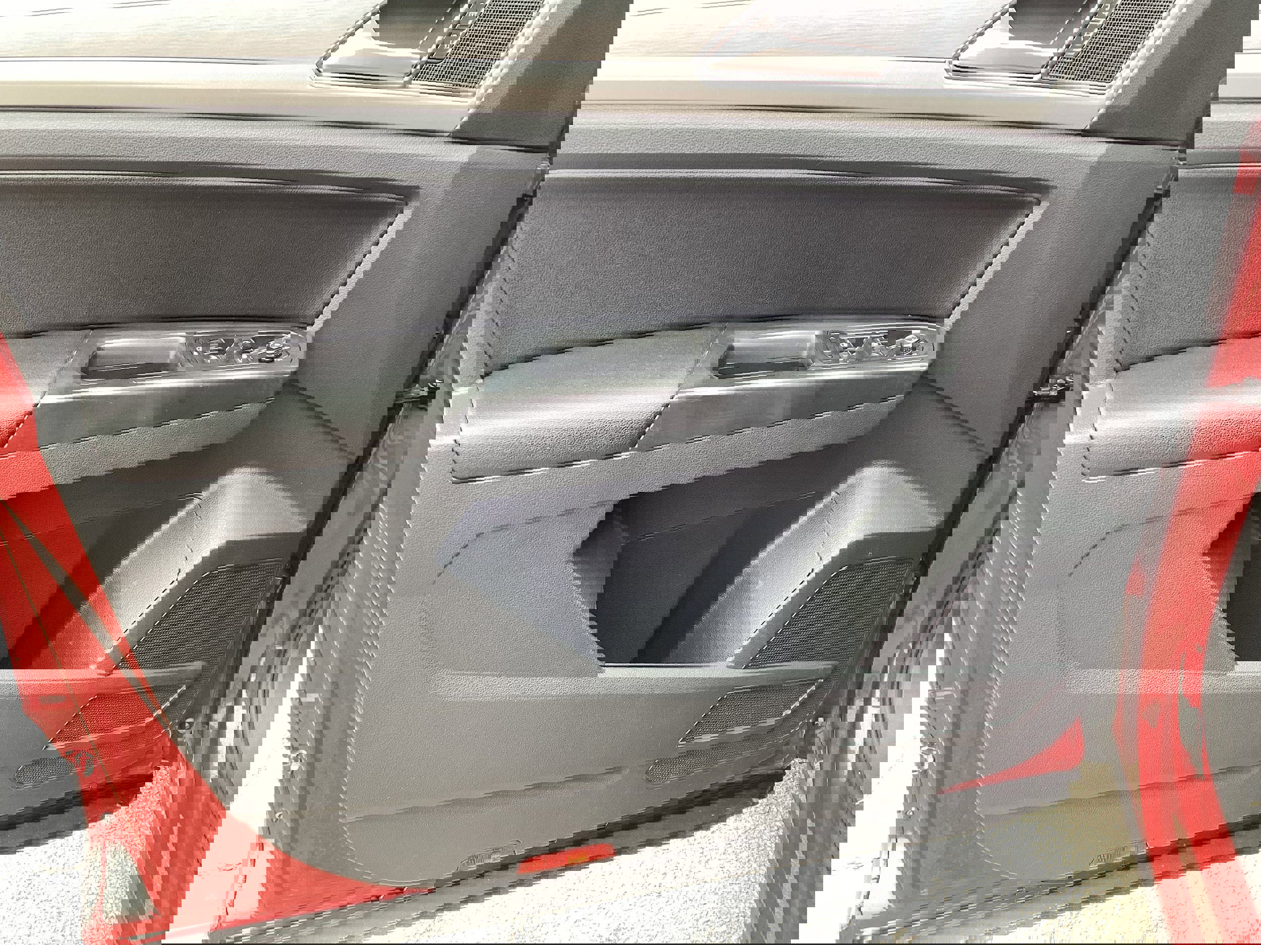 Used 2018 Volkswagen Atlas SE image 16