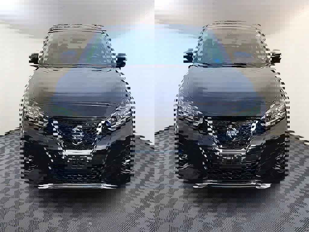 Used 2023 Nissan Maxima Platinum w/ Sport Mat Group image 2