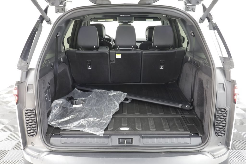Certified 2026 Land Rover Discovery S AWD/4WD image 19