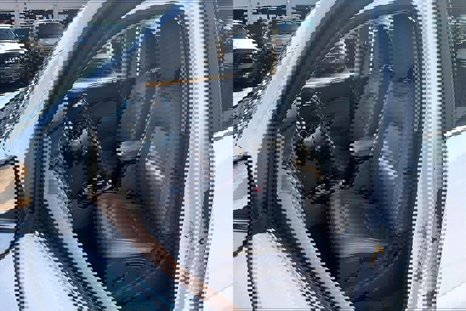 Used 2017 GMC Canyon SLT w/ Driver Alert Package image 8