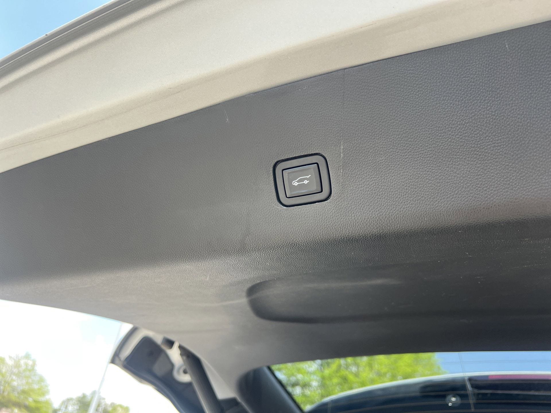 Used 2020 Chevrolet Traverse Premier w/ Redline Edition image 23