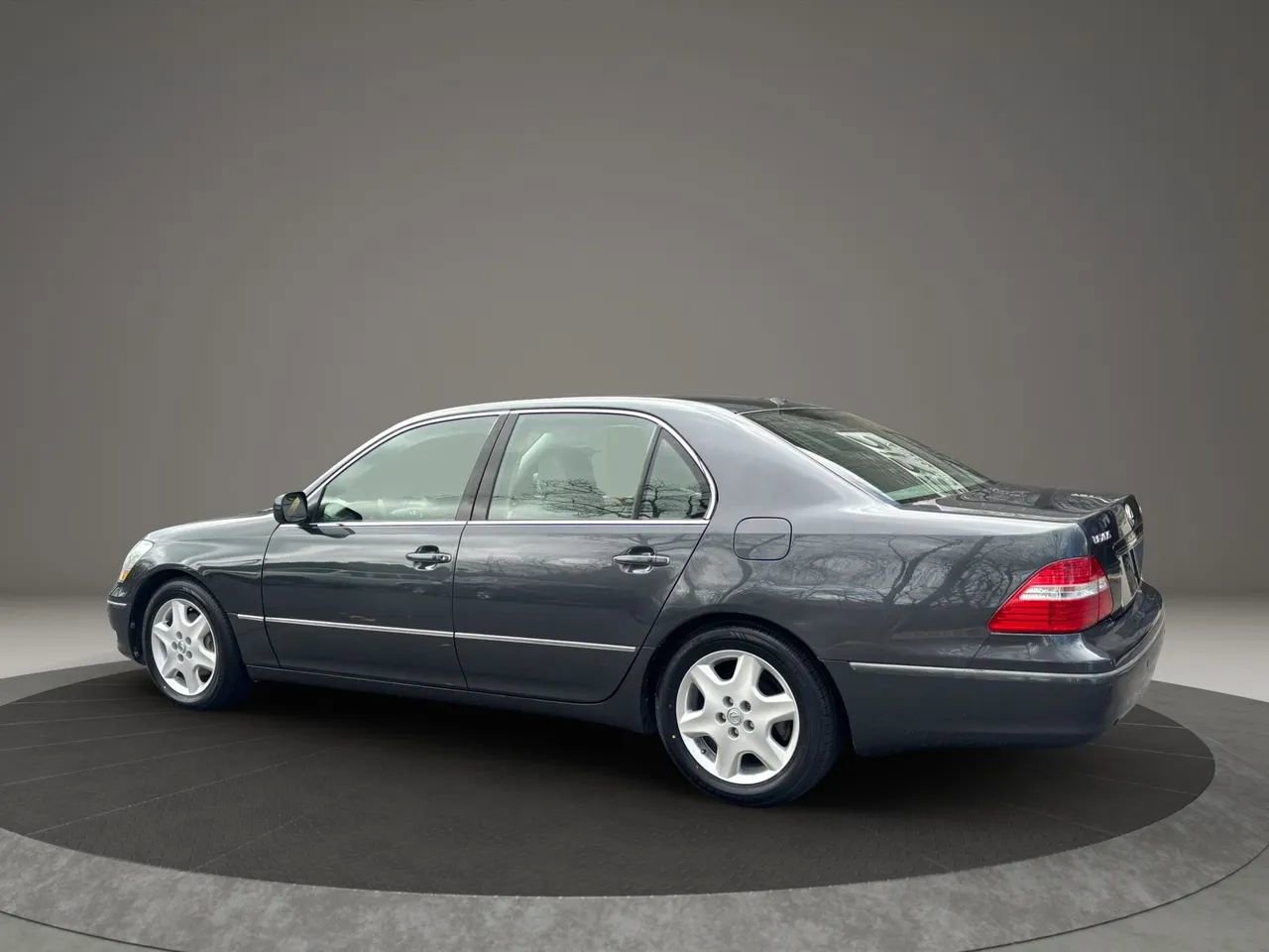 Used 2004 Lexus LS 430 image 6