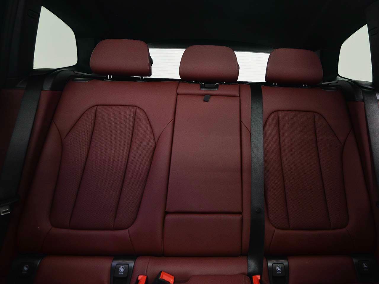 Used 2024 BMW X3 sDrive30i w/ Convenience Package RWD image 9