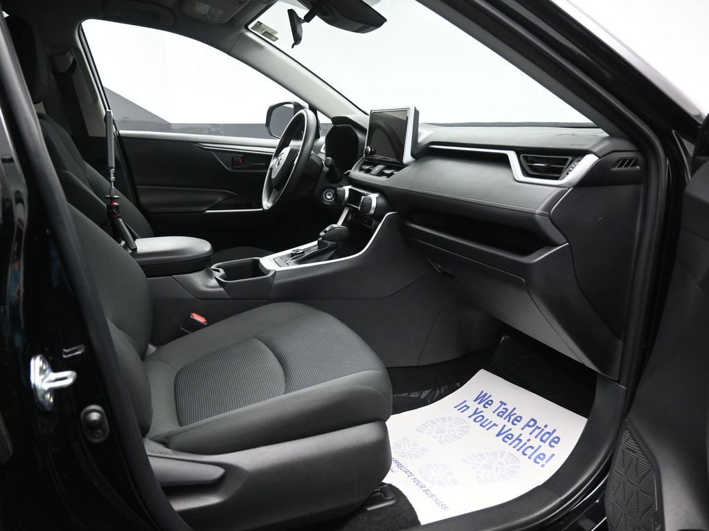 Used 2025 Toyota RAV4 LE image 19