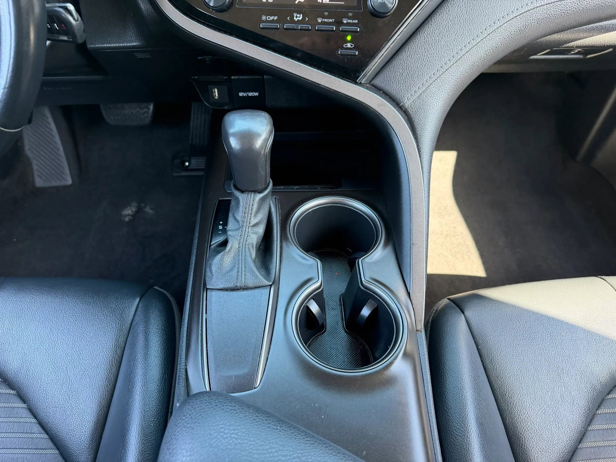 Used 2021 Toyota Camry SE FWD image 15
