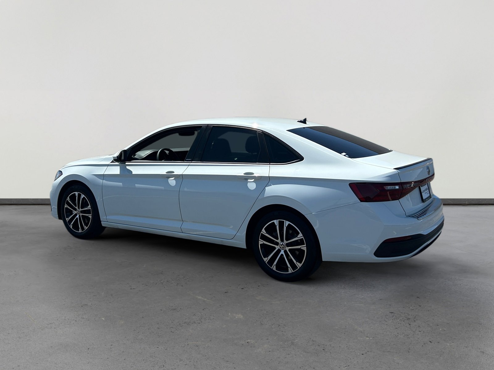 Used 2026 Volkswagen Jetta Sport FWD image 3