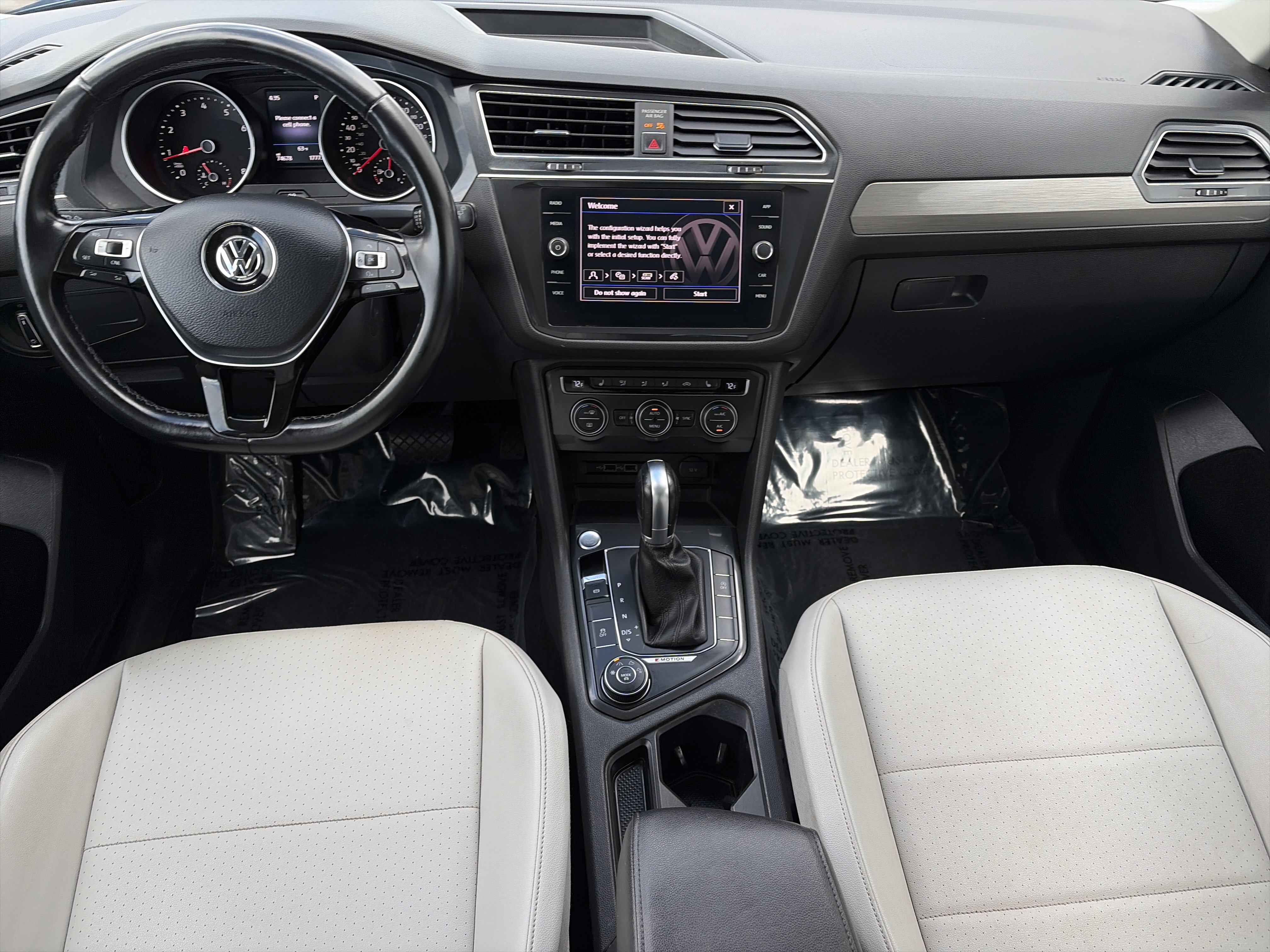 Used 2018 Volkswagen Tiguan SE w/ Panoramic Sunroof Package AWD/4WD image 16