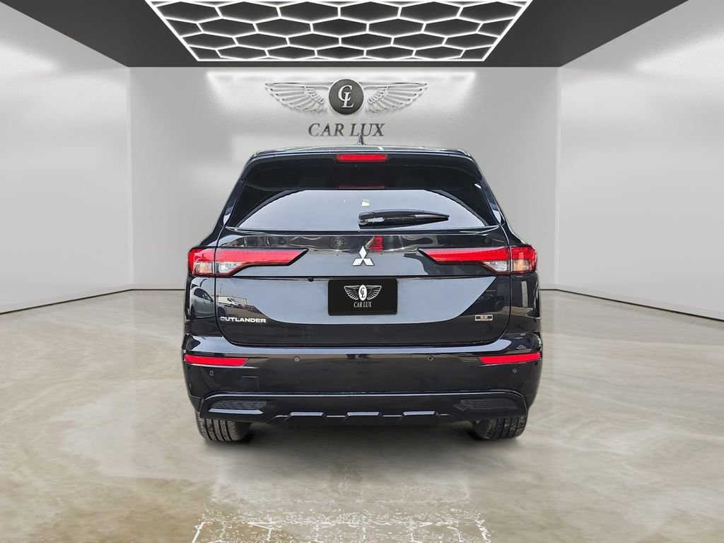 Used 2023 Mitsubishi Outlander SE Black Edition image 4