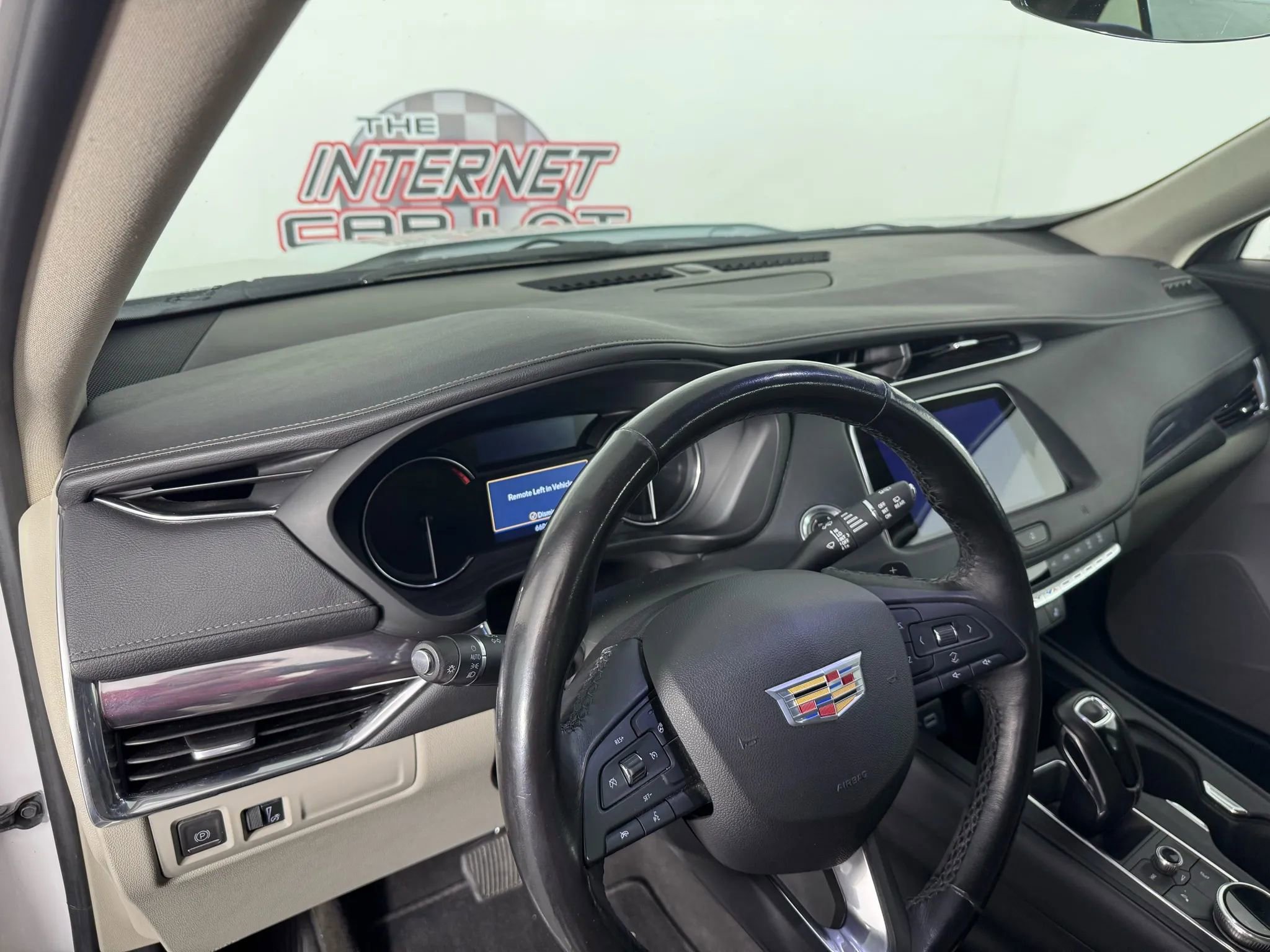 Used 2019 Cadillac XT4 Luxury w/ Cold Weather Package image 10