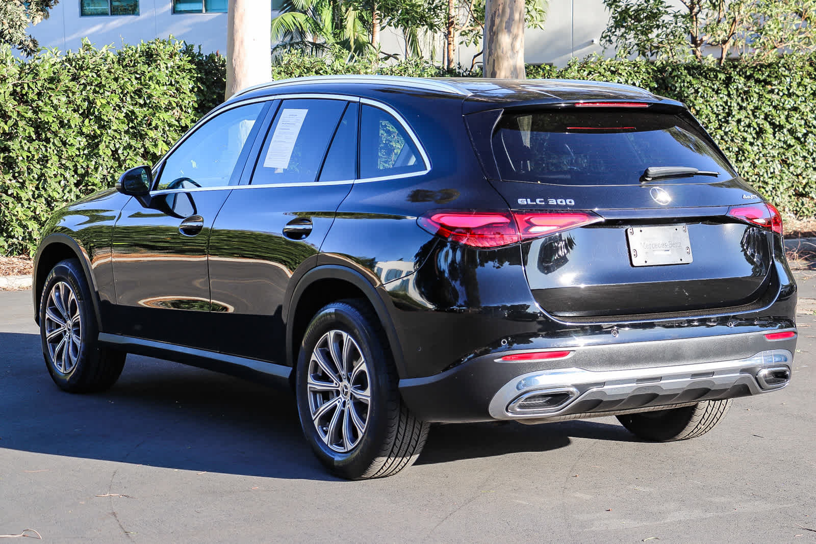 Used 2023 Mercedes-Benz GLC 300 4MATIC image 8