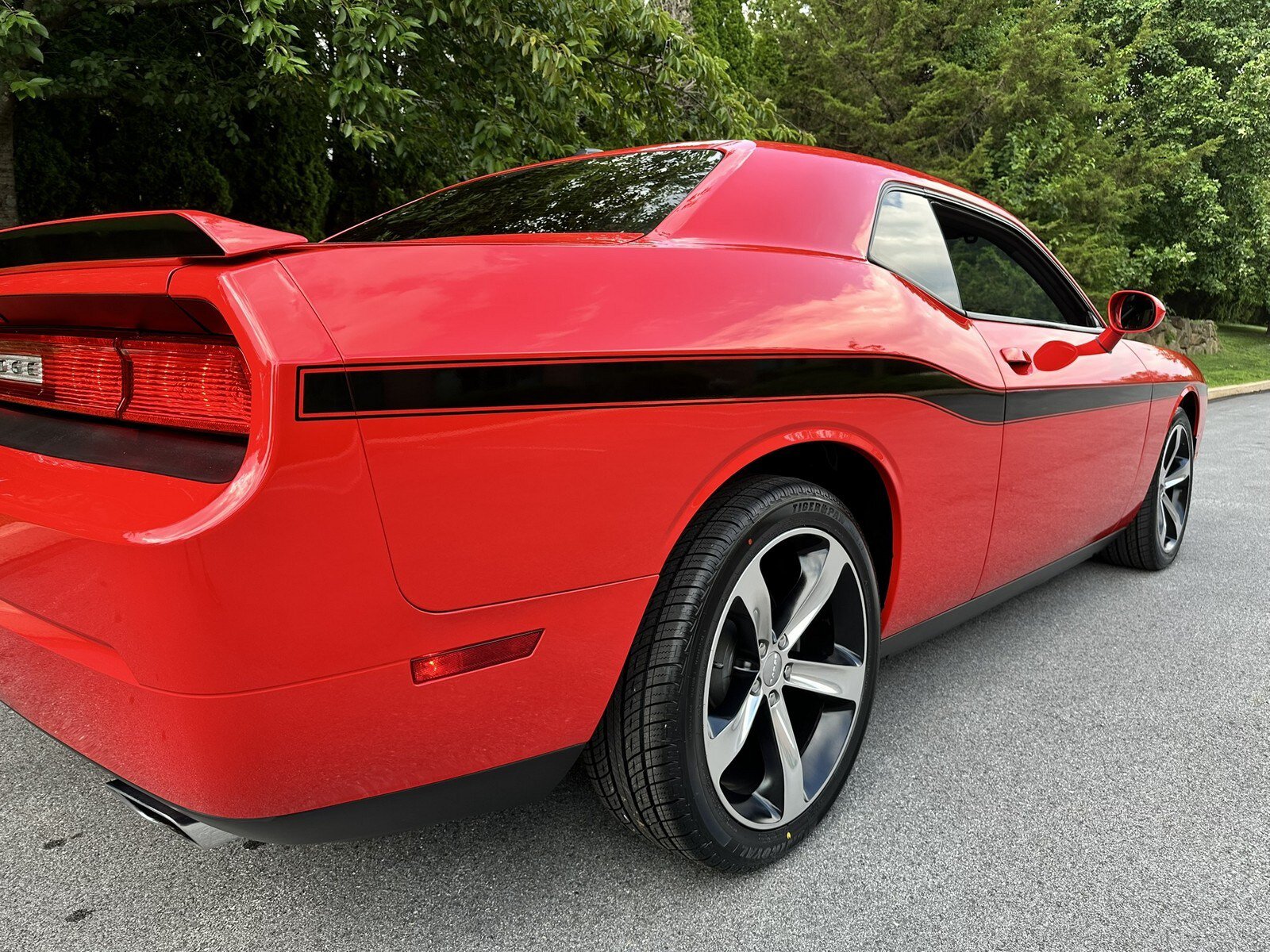 Used 2014 Dodge Challenger R/T w/ Electronics Convenience Group RWD image 39