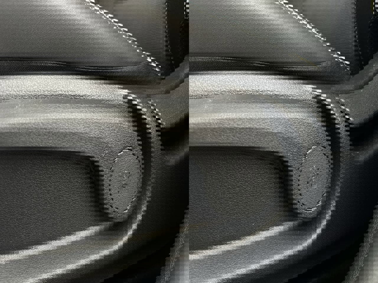 Used 2022 Hyundai Venue Limited image 13