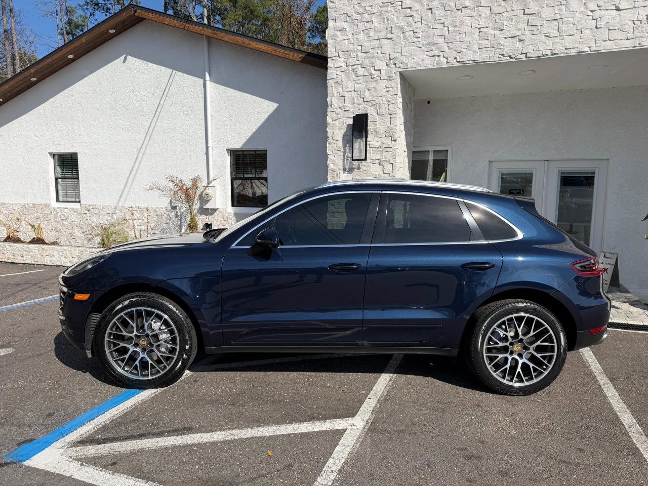 Used 2018 Porsche Macan S image 2
