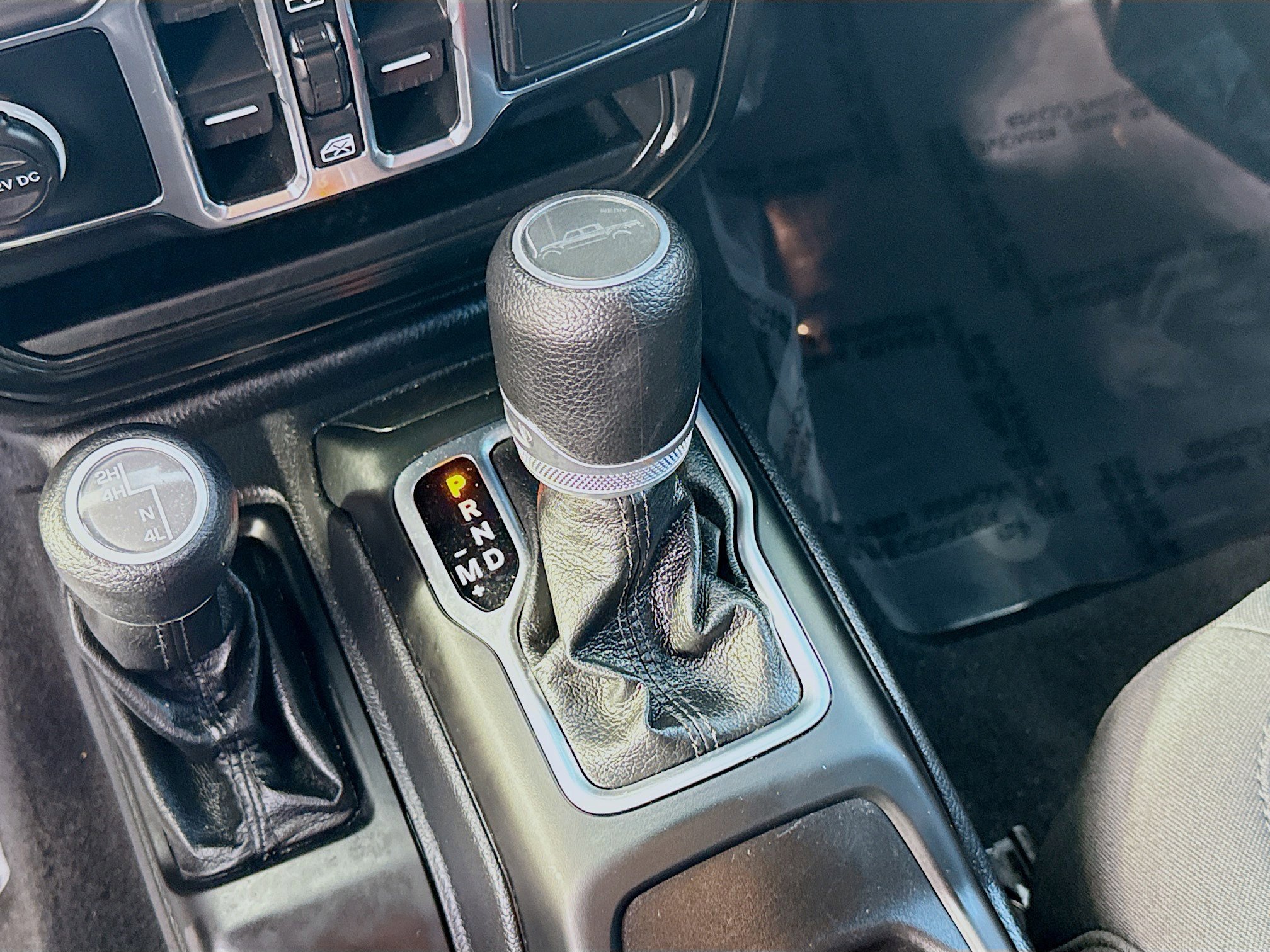 Used 2022 Jeep Gladiator Sport image 15